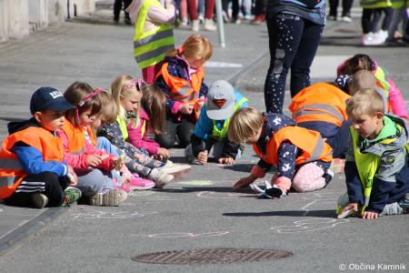 Tudi otroci kamniških šol in vrtcev so bili danes trajnostno povezavi  (143)